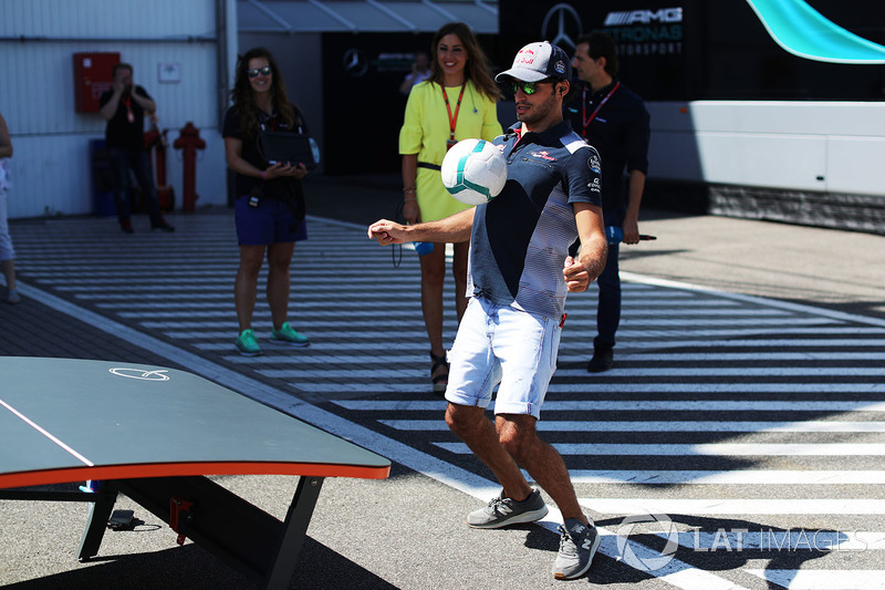 Carlos Sainz Jr., Scuderia Toro Rosso