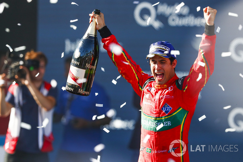 Lucas di Grassi, ABT Schaeffler Audi Sport, celebra en el podio
