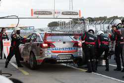 Tim Slade, Brad Jones Racing Holden in the pits