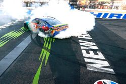 Ganador de la carrera Kyle Busch, Joe Gibbs Racing Toyota