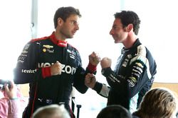 Championship contenders Simon Pagenaud, Team Penske Chevrolet, Will Power, Team Penske Chevrolet