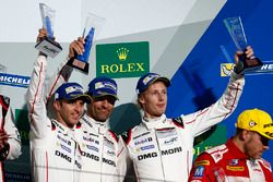 Podium: derde #1 Porsche Team Porsche 919 Hybrid: Timo Bernhard, Mark Webber, Brendon Hartley