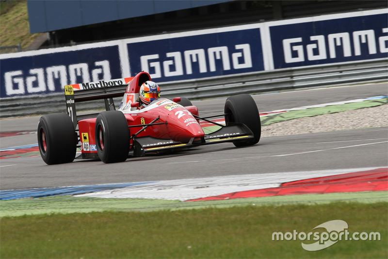 Erik van Loon in een Ferrari F93A