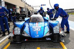 #36 Signatech Alpine A460: Gustavo Menezes, Nicolas Lapierre, Stéphane Richelmi