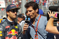 Daniel Ricciardo (Red Bull Racing) és Mark Webber, Porsche Team WEC versenyző és Channel 4 tudósító
