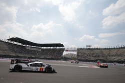 #1 Porsche Team Porsche 919 Hybrid: Timo Bernhard, Mark Webber, Brendon Hartley