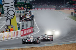 #1 Porsche Team Porsche 919 Hybrid: Timo Bernhard, Mark Webber, Brendon Hartley