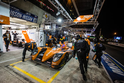 Pit stop for #38 G-Drive Racing Gibson BR01 Nissan: Simon Dolan, Jake Dennis, Giedo Van der Garde