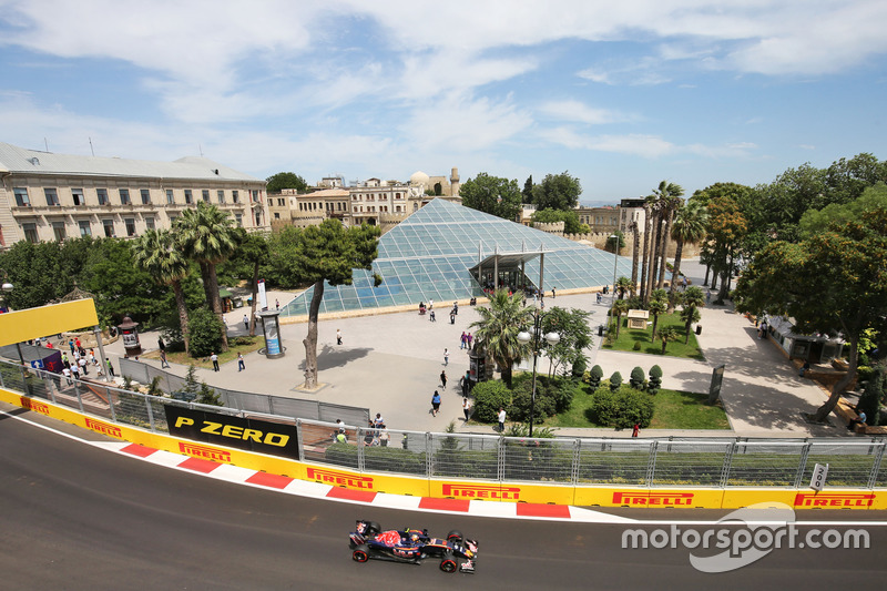 Carlos Sainz Jr., Scuderia Toro Rosso STR11