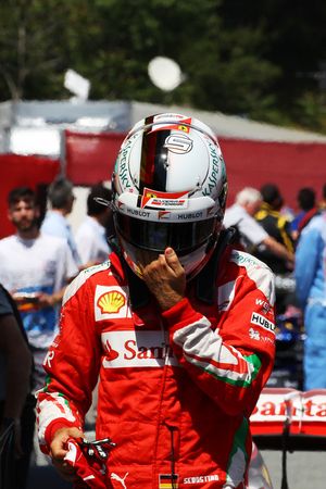 Sebastian Vettel, Ferrari, dans le parc fermé des qualifications