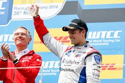 Podium: Tom Chilton, Sébastien Loeb Racing, Citroën C-Elysée WTCC