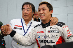星野一義監督と関口雄飛(ITOCHU ENEX TEAM IMPUL)