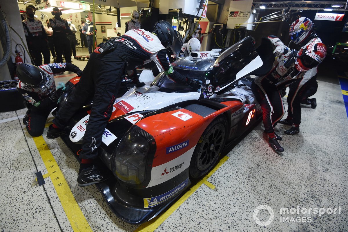 Pitstop #8 Toyota Gazoo Racing Toyota TS050: Sébastien Buemi, Kazuki Nakajima, Brendon Hartley