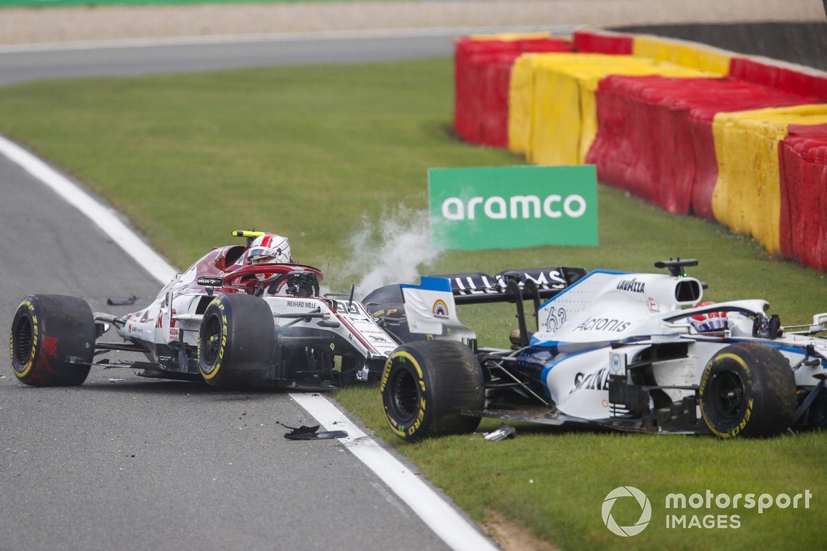 Der Unfall von Giovinazzi und Russell