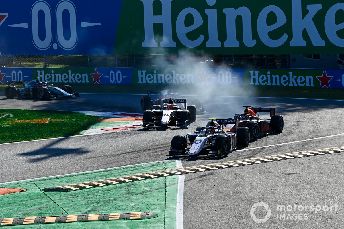 Christian Lundgaard, ART Grand Prix, Yuki Tsunoda, Carlin battle