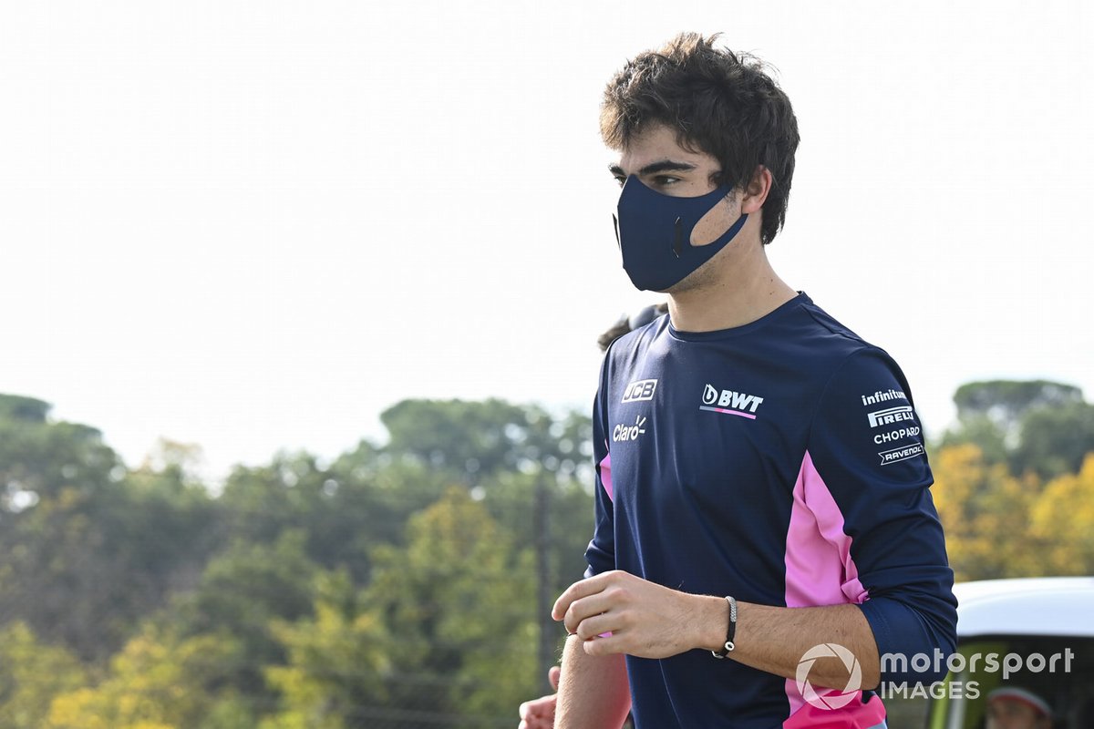 Lance Stroll, Racing Point, cammina sulla pista