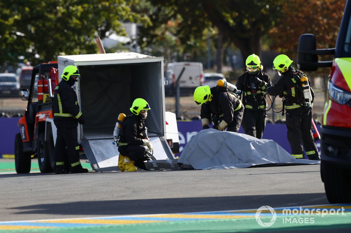 La moto de Mattia Casadei, Ongetta SIC58 Squadracorse después de la caída