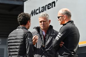 Gil De Ferran, McLaren et Simon Roberts, McLaren