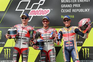 Podio: il vincitore della gara Andrea Dovizioso, Ducati Team, il secondo classificato Jorge Lorenzo, Ducati Team, il terzo classificato Marc Marquez, Repsol Honda Team
