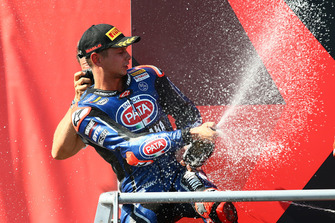 Podio: il secondo classificato Michael van der Mark, Pata Yamaha