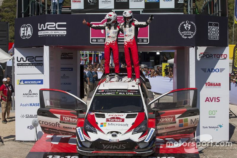 Yarış galibi Ott Tänak, Martin Järveoja, Toyota Gazoo Racing WRT Toyota Yaris WRC