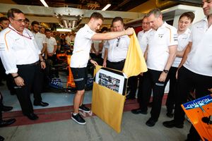 Stoffel Vandoorne, McLaren krijgt geschenk van het team