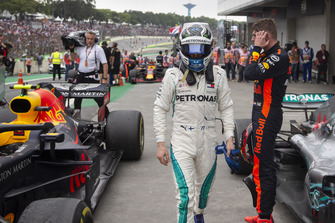 Valtteri Bottas, Mercedes AMG F1 in Parc Ferme with Max Verstappen, Red Bull Racing