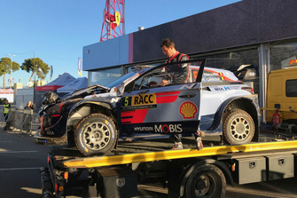 Crash of Thierry Neuville, Nicolas Gilsoul, Hyundai New i20 WRC, Hyundai Motorsport