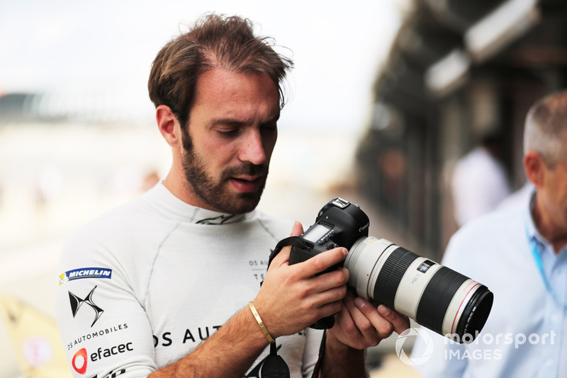 Jean-Eric Vergne, DS TECHEETAH, with a camera