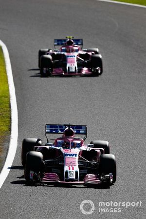 Sergio Perez, Racing Point Force India VJM11, voor Esteban Ocon, Racing Point Force India VJM11