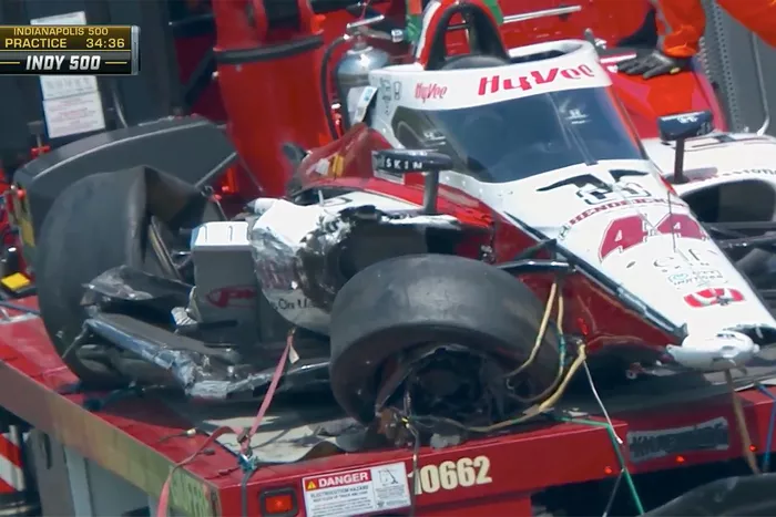 Katherine Legge, Rahal Letterman Lanigan Racing Honda, coche destrozado