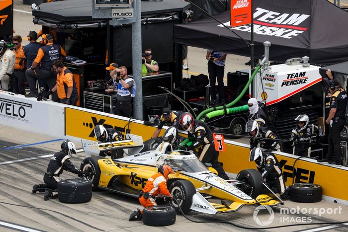 Scott McLaughlin, Team Penske Chevrolet, Parada en boxes