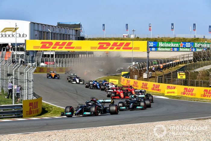 Arrancada Lewis Hamilton, Mercedes W12, Valtteri Bottas, Mercedes W12, Pierre Gasly, AlphaTauri AT02, Charles Leclerc, Ferrari SF21