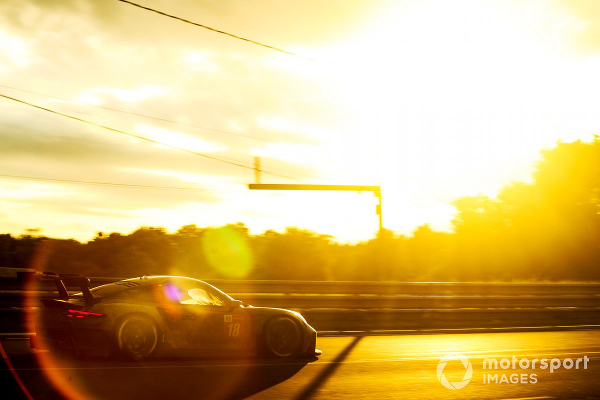 #18 Absolute Racing Porsche 911 RSR - 19 LMGTE Am, Andrew Haryanto, Alessio Picariello, Marco Seefried