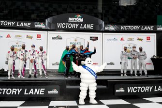 Podium: #10 Wayne Taylor Racing Acura ARX-05 Acura DPi: Ricky Taylor, Filipe Albuquerque, Alexander Rossi, Helio Castroneves, #48 Action Express Racing Cadillac DPi: Jimmie Johnson, Kamui Kobayashi, Simon Pagenaud, Mike Rockenfeller, #55 Mazda Motorsports Mazda DPi: Oliver Jarvis, Jonathan Bomarito, Harry Tincknell