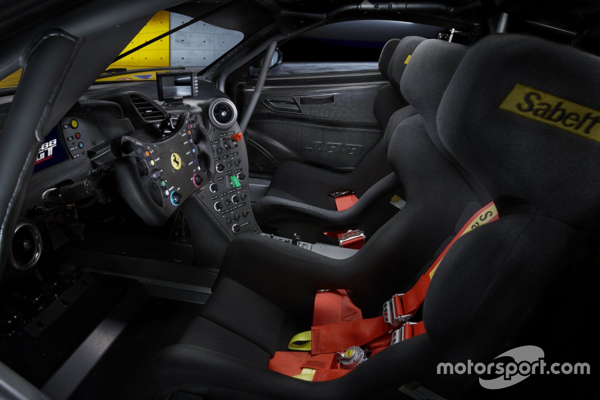Gli interni dell Ferrari 488 GT Modificata