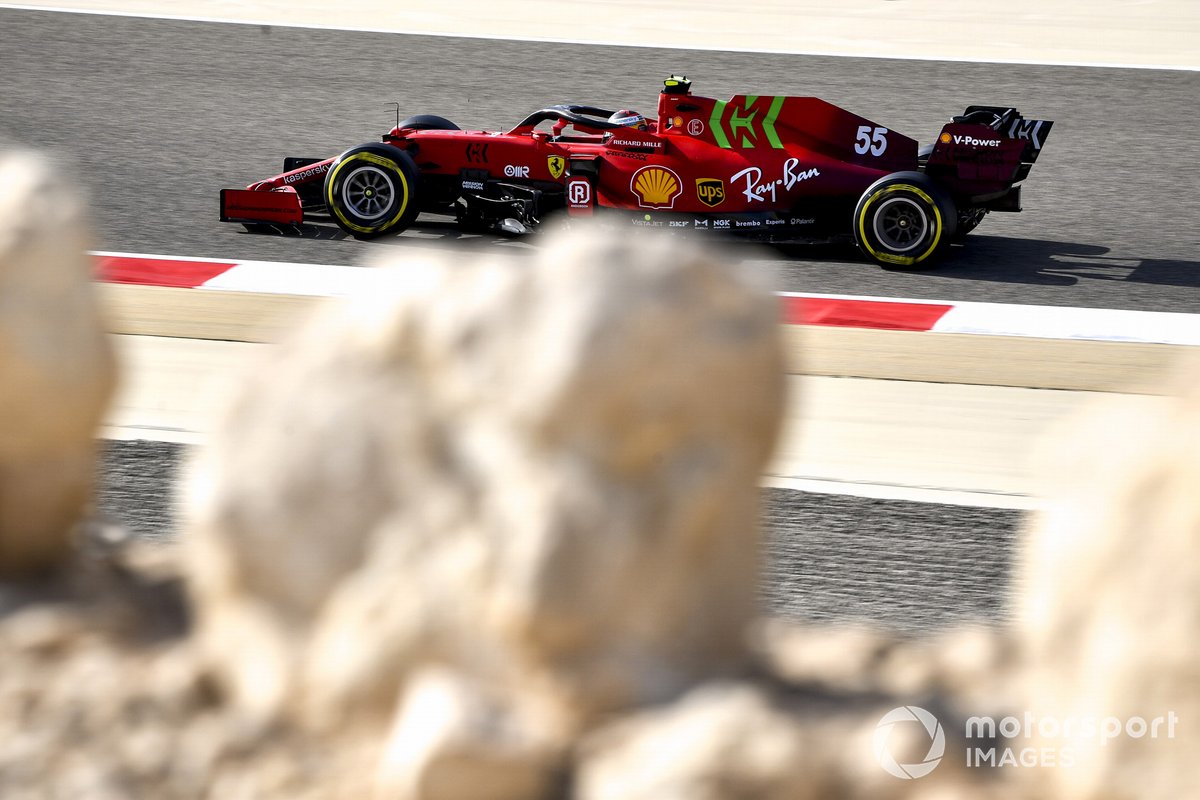 Carlos Sainz Jr., Ferrari SF21
