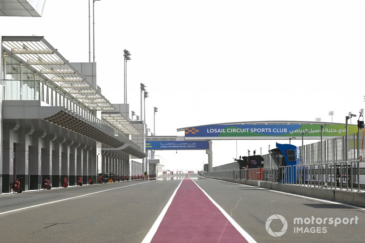 El pitlane del circuito de Losail
