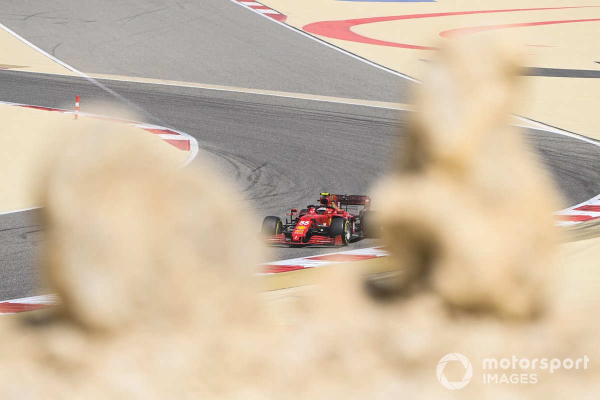 Carlos Sainz Jr., Ferrari SF21