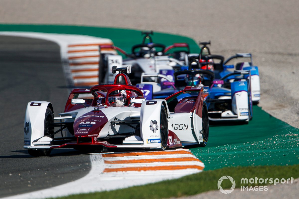 Nico Muller, Dragon Penske Autosport, Penske EV-4, Jake Dennis, BMW I Andretti Motorsport, BMW iFE.21