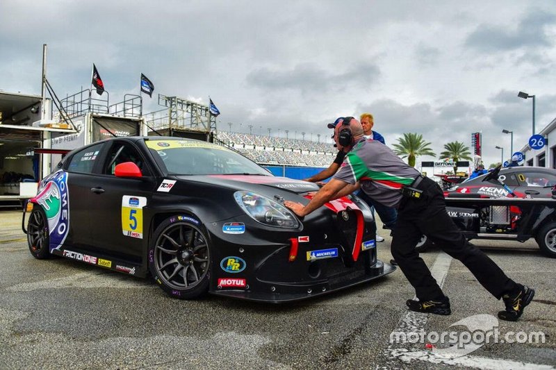 #5 Alfa Romeo Giulietta TCR, KMW Motorsports with TMR Engineering, Roy Block, Tim Lewis Jr.