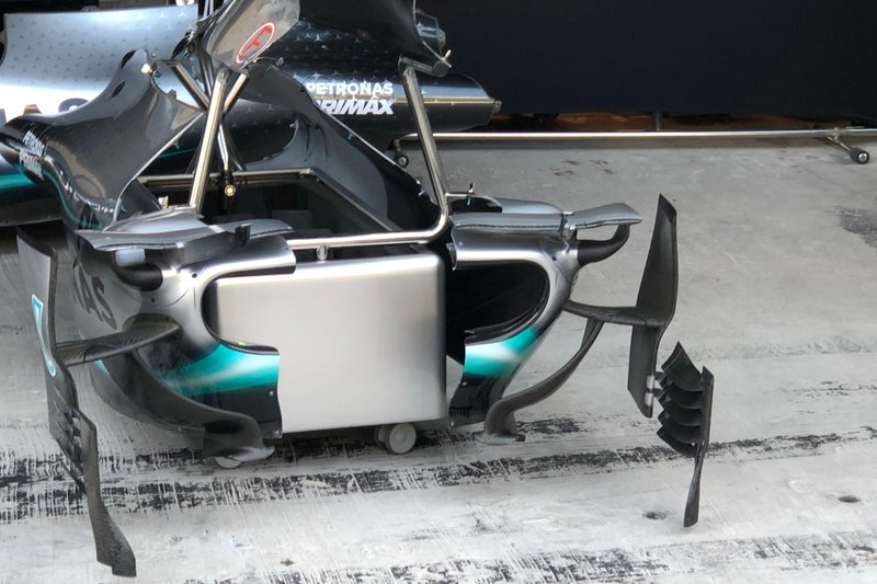 Mercedes AMG F1 W10, carrocería