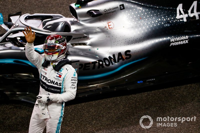 Ganador de la poe Lewis Hamilton, Mercedes AMG F1, celebra