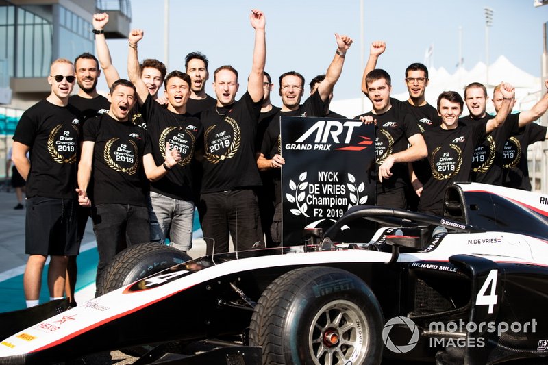 Il team ART Grand Prix festeggia la vittoria del titolo Piloti di FIA Formula 2 con Nyck De Vries, ART Grand Prix