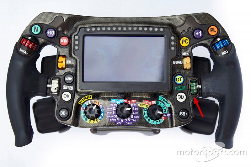 Mercedes AMG F1 W09 steering