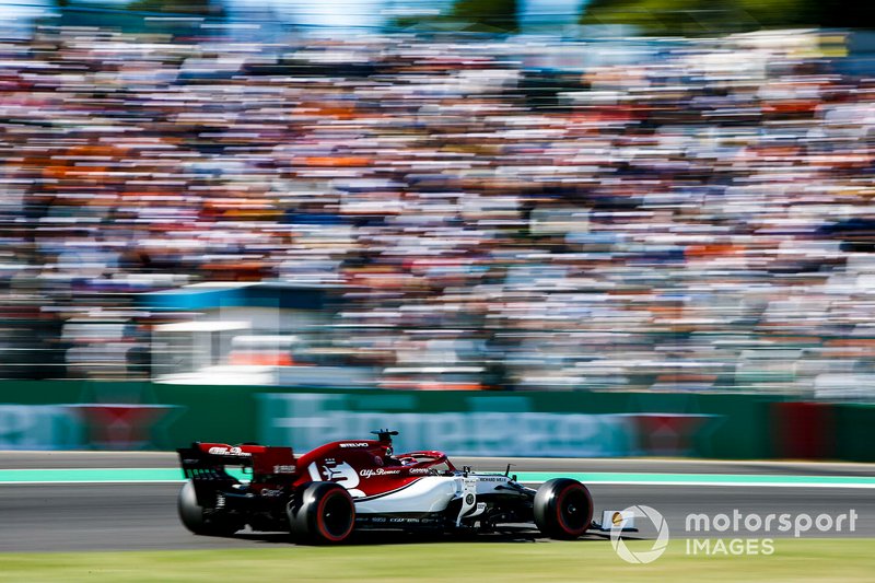 13º Kimi Raikkonen, Alfa Romeo Racing C38 (1:29.358)