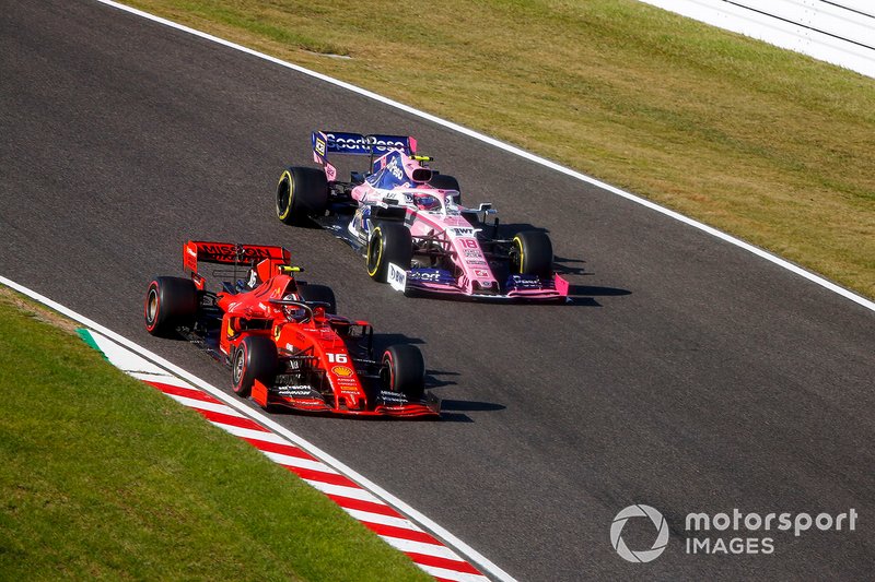 Charles Leclerc, Ferrari SF90, precede Lance Stroll, Racing Point RP19