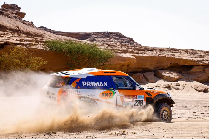 #238 X-Raid Mini John Cooper Works Rally Mini: Laia Sanz, Maurizio Gerini