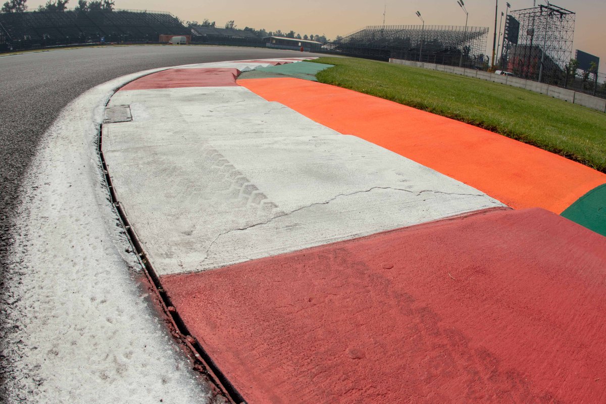 Preparativi dell'Autodromo Hermanos Rodriguez per il GP del Messico di F1