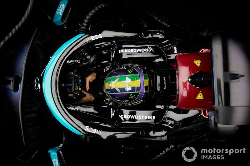 Lewis Hamilton, Mercedes, en la cabina del piloto